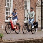 Moteur Bosch de 120 Nm de couple et 2 kg en moins : Velo de Ville réinvente ses VTC électriques phares