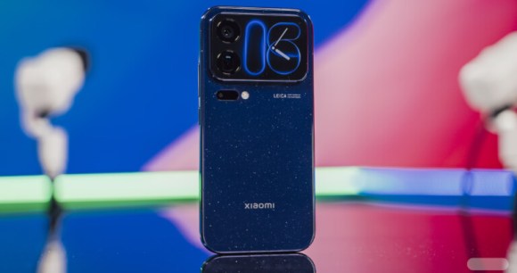 Xiaomi 18 Pro // Source : Chloé Pertuis - Frandroid