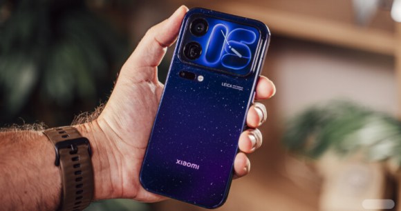 Xiaomi 18 Pro // Source : Chloé Pertuis - Frandroid Xiaomi 18 Pro // Source : Chloé Pertuis - Frandroid