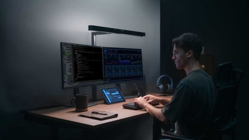 La ScreenBar Max de BenQ veut régler le problème d’éclairage des bureaux à deux écrans