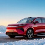 BYD dévoile à Paris son nouveau SUV qui se charge en 5 Minutes : l’Atto 8 et son autonomie XXL
