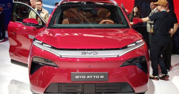 BYD Atto 8 // Crédits : Ulrich Rozier pour Frandroid