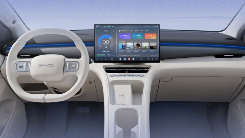 BYD Dolphin Surf : un intérieur façon Tesla et plus pratique pour la nouvelle citadine abordable
