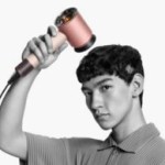 Dyson Supersonic Nural : le sèche-cheveux qui mesure la distance avec votre crâne perd 80 €