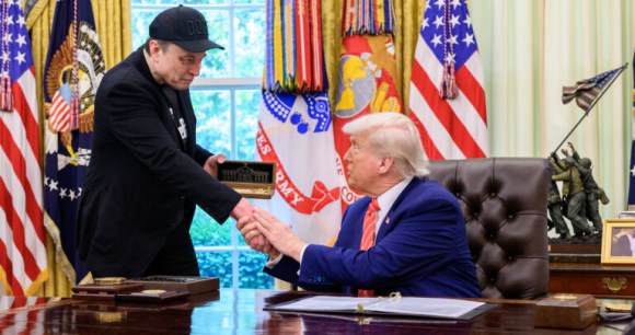 Elon Musk et Donald Trump, le 30 mai 2025 // Source : La Maison Blanche Elon Musk et Donald Trump, le 30 mai 2025 // Source : La Maison Blanche