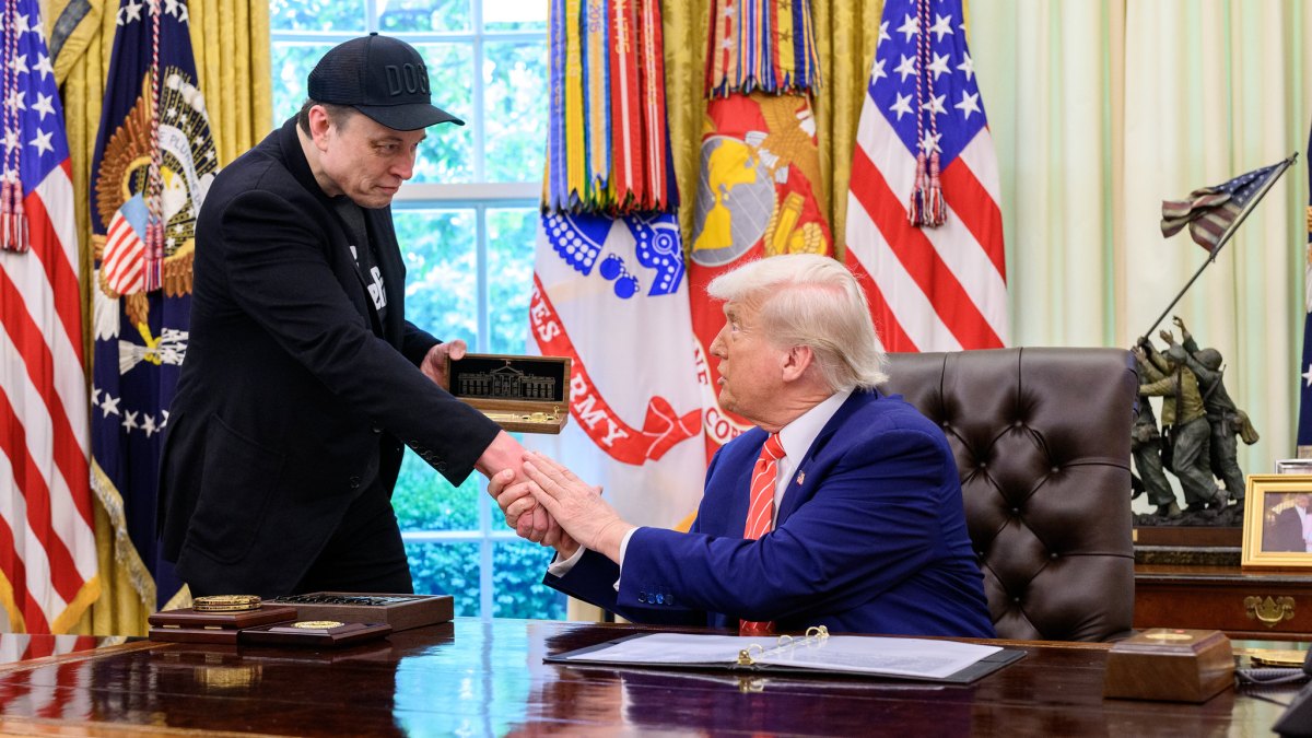 SpaceXAI va devenir SpaceXSI : Elon Musk adopte la « super intelligence » chère à Donald Trump