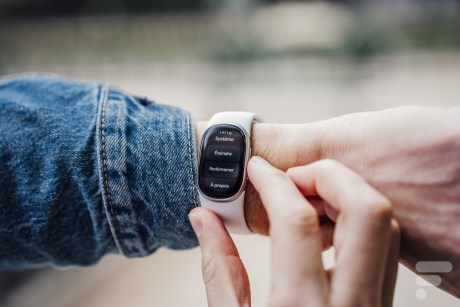 Le Google Fitbit Edge // Source : Chloé Pertuis - Frandroid