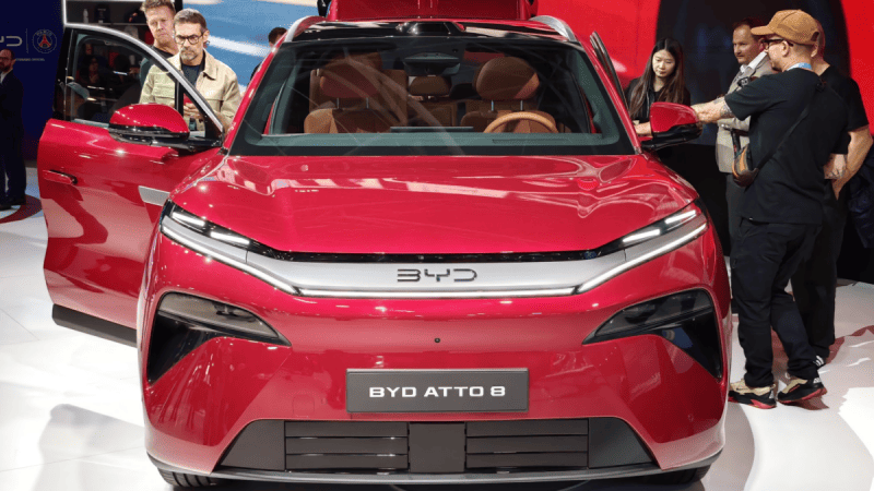 On est montés à bord du BYD Atto 8 : 775 ch, 650 km, charge en 5 min, de folles promesses