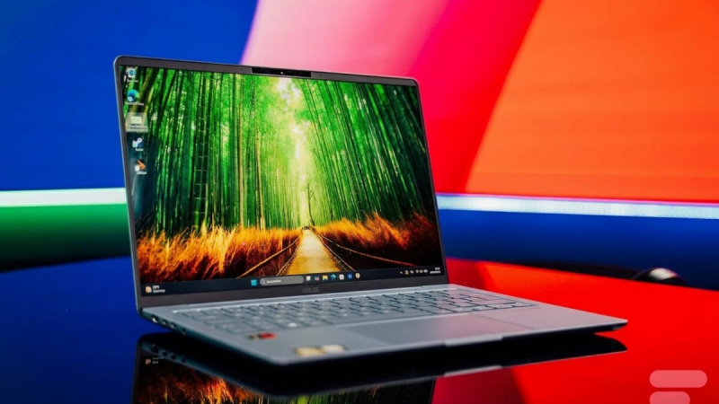 L’Asus Zenbook 14, rival du MacBook Neo et noté 8/10, perd 250 € chez Boulanger