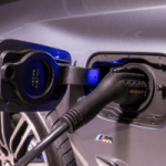 Recharge en borne publique à 0,17 € en voiture électrique : 100 km pour moins de 3 euros, quatre fois et demie moins cher qu&rsquo;en essence