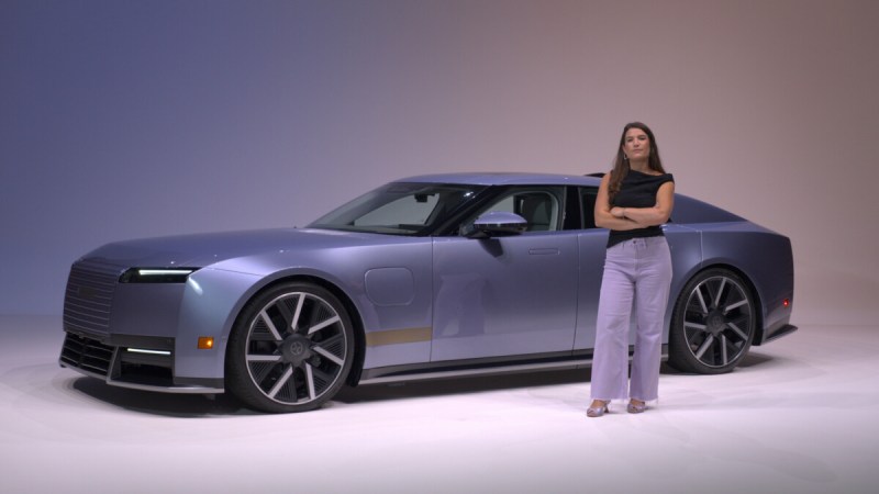 Je suis montée à bord de la Jaguar Type 01 : oubliez tout ce que vous saviez sur Jaguar, cette voiture électrique de 1 030 ch veut choquer