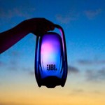 JBL Pulse 6 : l&rsquo;enceinte Bluetooth à poignée lumineuse et IP68 arrive en France