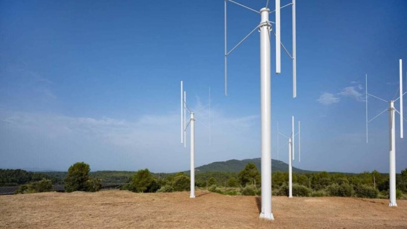 Cette éolienne française de 12 mètres ressemble à une antenne 5G, et c’est fait exprès