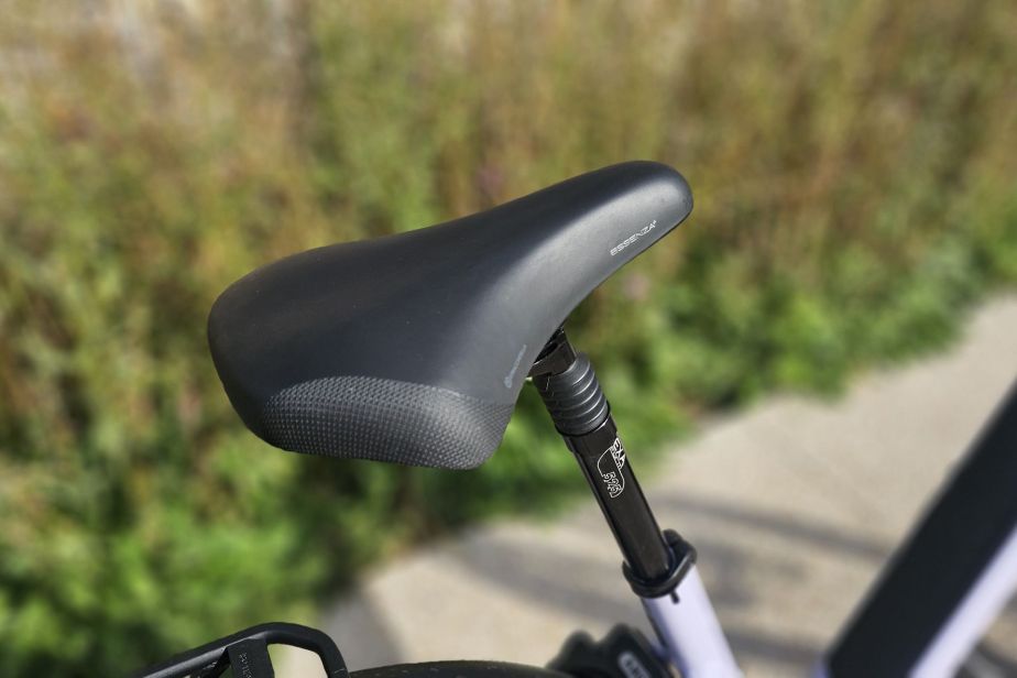 Moustache Lundi 27 selle