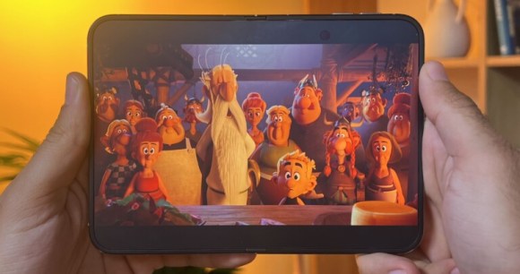 Netflix sur l'iPhone Duo // Source : Chloé Pertuis - Frandroid