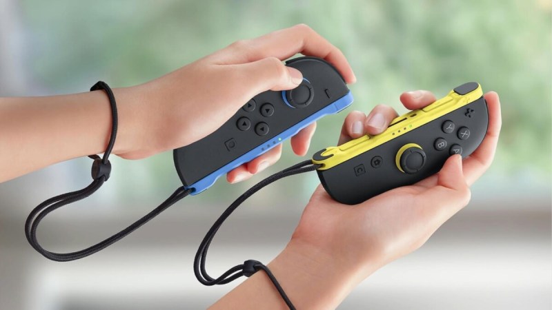 Les Joy-Con officiels de la Switch 2, en bleu et jaune, sont à leur prix le plus bas jamais vu en ce moment