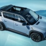 Moins chère et plus pratique : comment Renault améliore sa R4 électrique au Mondial de Paris
