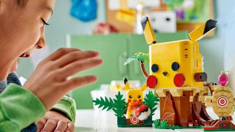Amazon baisse les prix des sets Lego Pokémon Smart Play, dont celui qui contient Pikachu et la brique