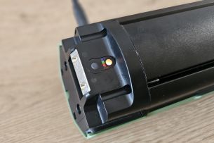 Un voyant un peu flou pour suivre la charge. // Source : M. Lauraux pour Frandroid
