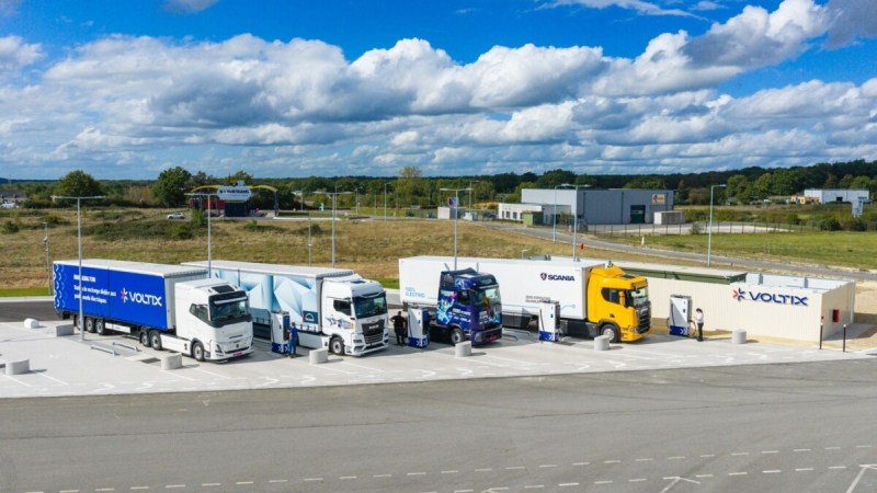 La station de recharge pour camions électriques la plus puissante de France vient d’ouvrir : la pause du chauffeur suffit