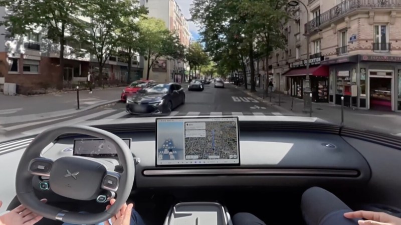 Seuls Tesla et Xpeng font essayer leur conduite autonome au Mondial, aucun constructeur européen ne suit