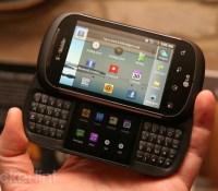 lg-qwerty-dual-screen-android-phone-0