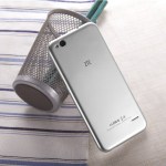 ZTE Blade S6 : il est officiel, le cousin de l’iPhone 6 (sous Lollipop) ZTE Blade S6 : il est officiel, le cousin de l’iPhone 6 (sous Lollipop)