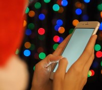 image-preview_chatting-smartphone-in-christmas-day
