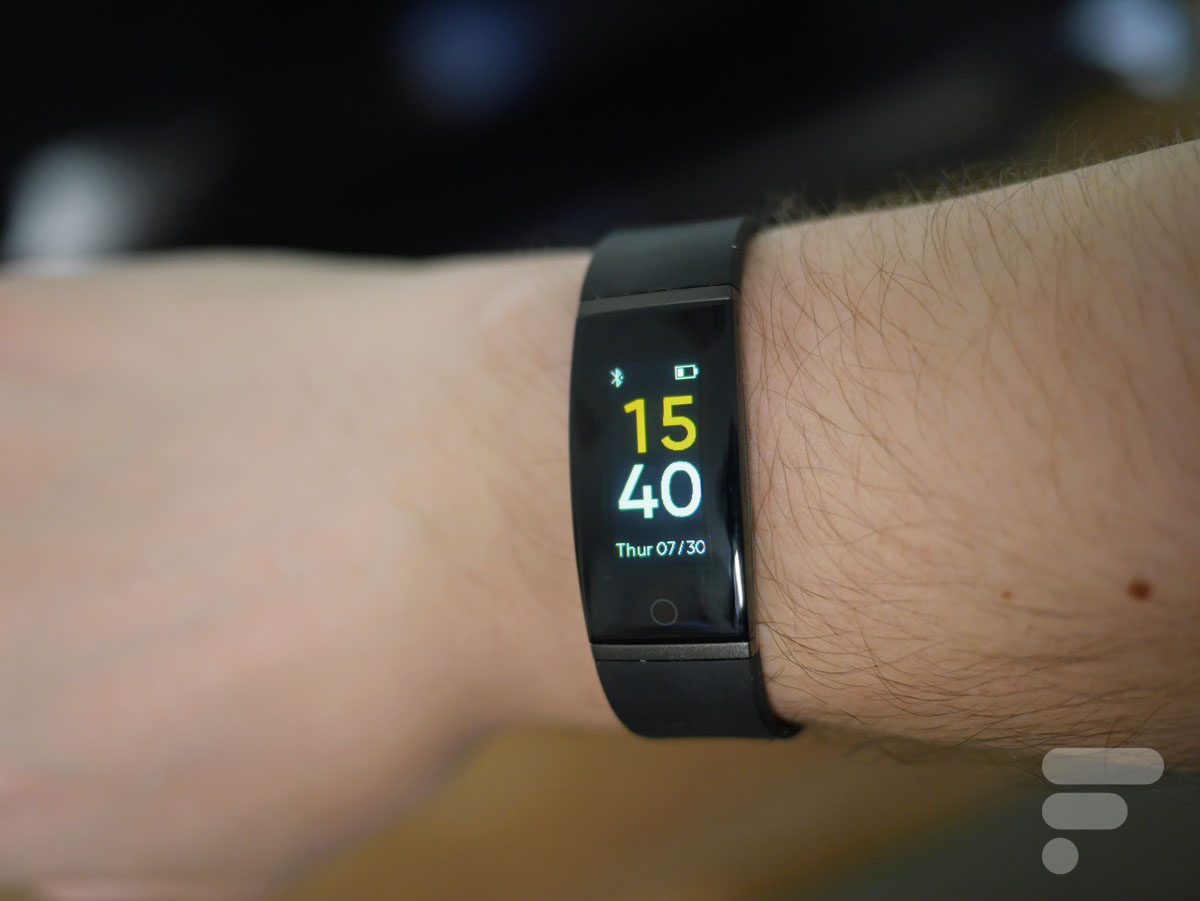 realme band (2) realme band (2)