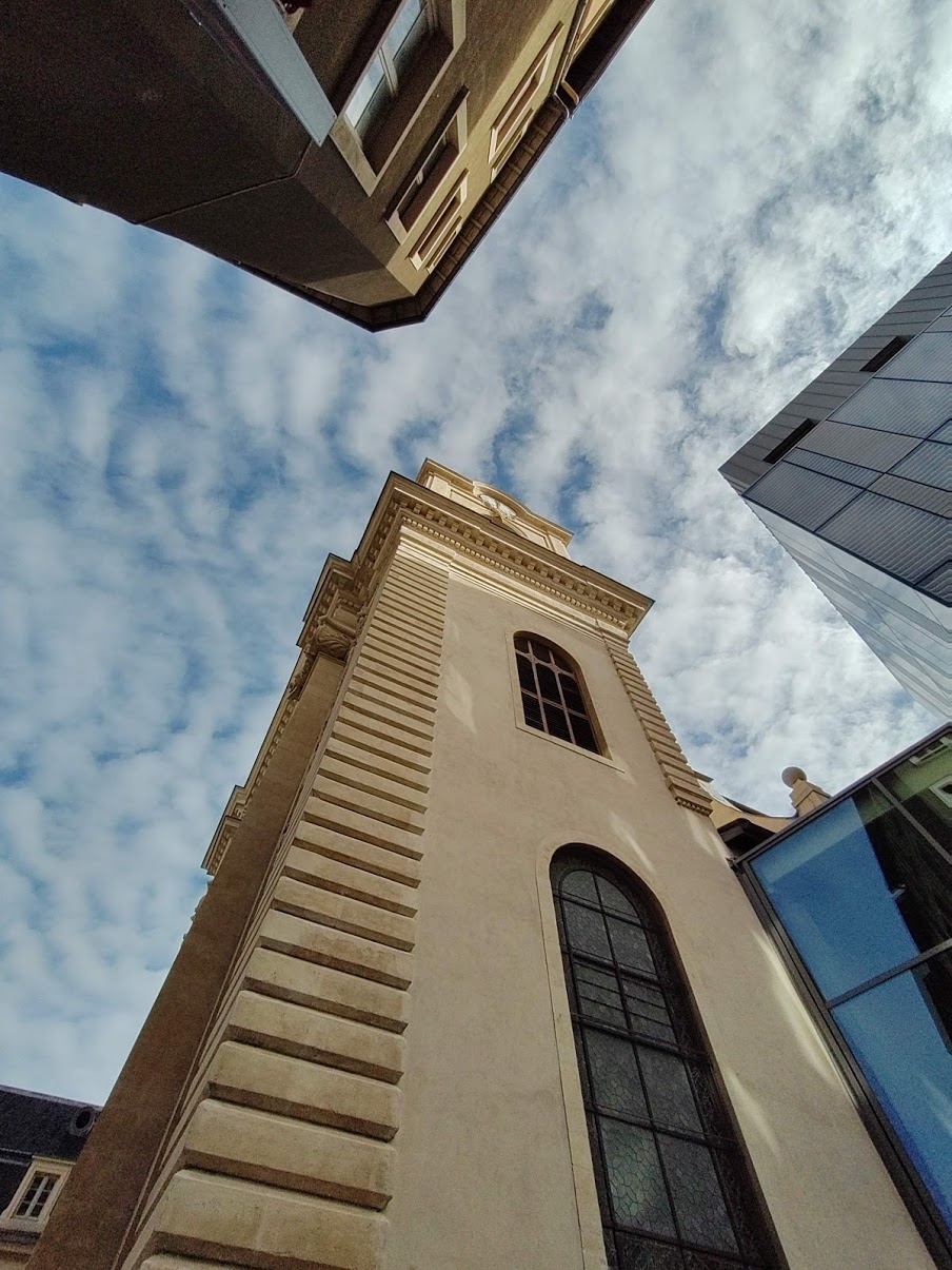 Ultra grand-angle Ultra grand-angle