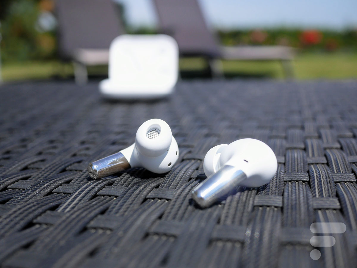 Les écouteurs OnePlus Buds Pro // Source : Frandroid Les écouteurs OnePlus Buds Pro // Source : Frandroid