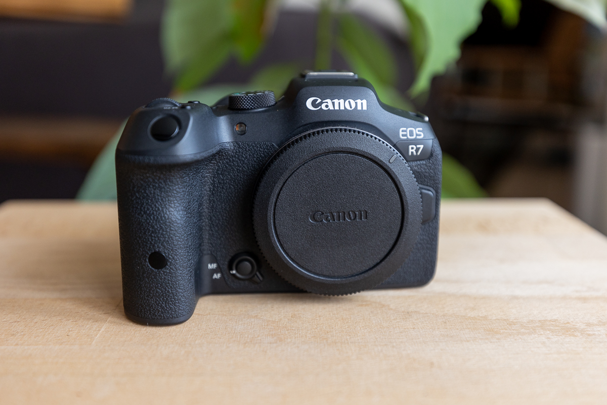 Le Canon EOS R7 // Source : Lola Gréco pour Frandroid Le Canon EOS R7 // Source : Lola Gréco pour Frandroid