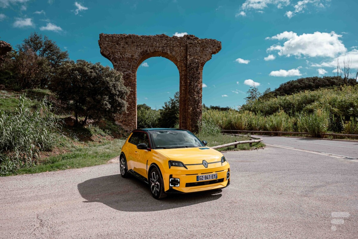 On a essayé la Renault 5 électrique : une claque exceptionnelle, tout simplement