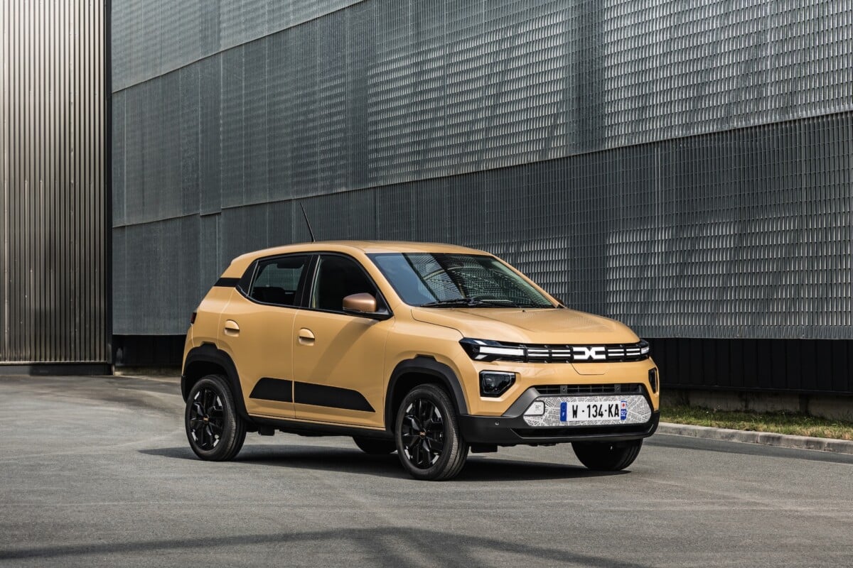 On a testé la nouvelle Dacia Spring : toujours la moins chère des voitures électriques, mais à quel prix ?