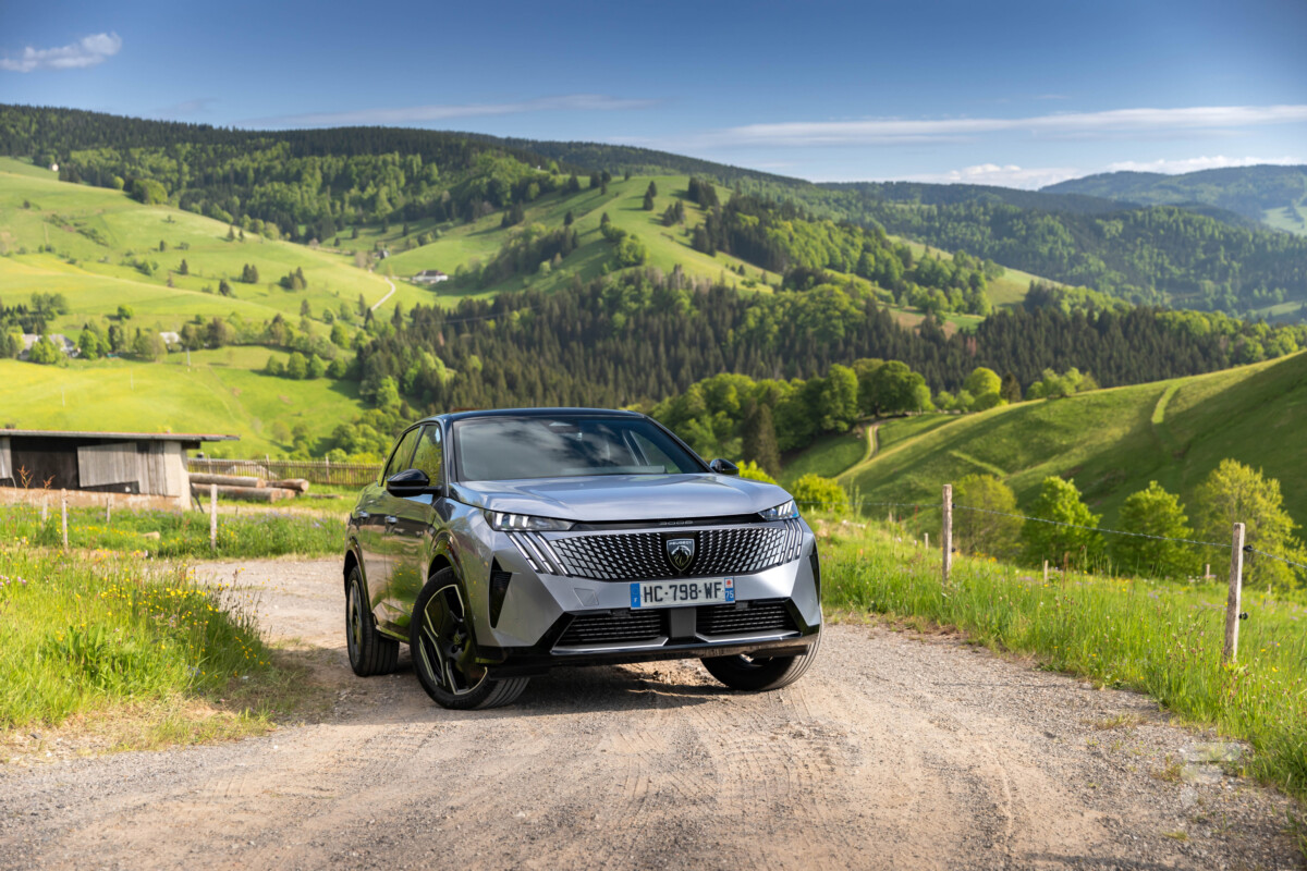 On a essayé la Peugeot 3008 Dual Motor électrique, la version 4×4 du SUV français