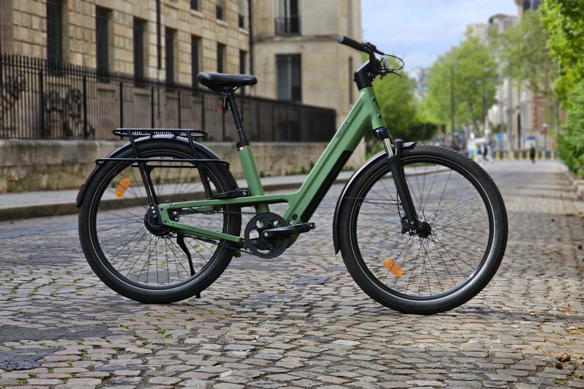 On a testé l’Iweech Promenade, un excellent vélo électrique urbain qui fait tout à votre place